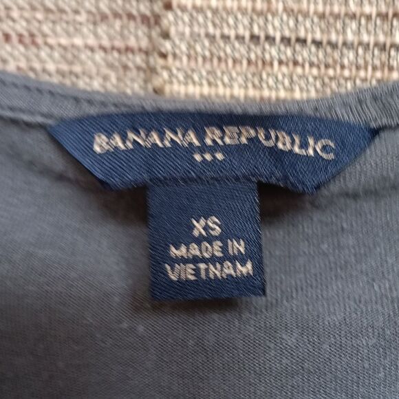 Banana Republic Charcoal Tank Top - Picture 2 of 4